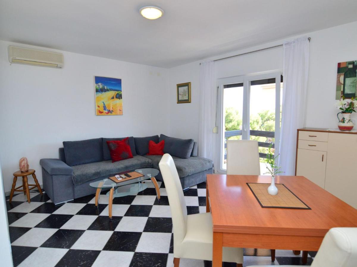 Apartment Nina - Omi215 By Interhome Mimice Zewnętrze zdjęcie